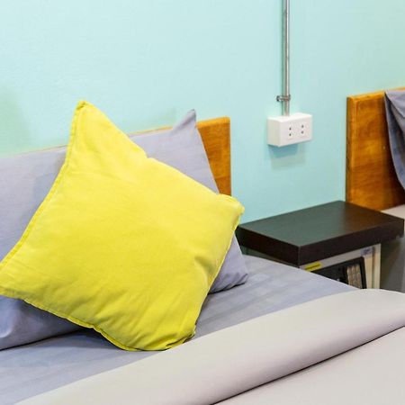 Samed Big Whale Hostel Rayong Bagian luar foto