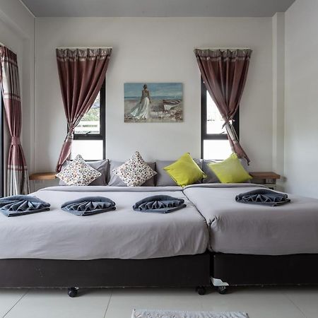 Samed Big Whale Hostel Rayong Bagian luar foto