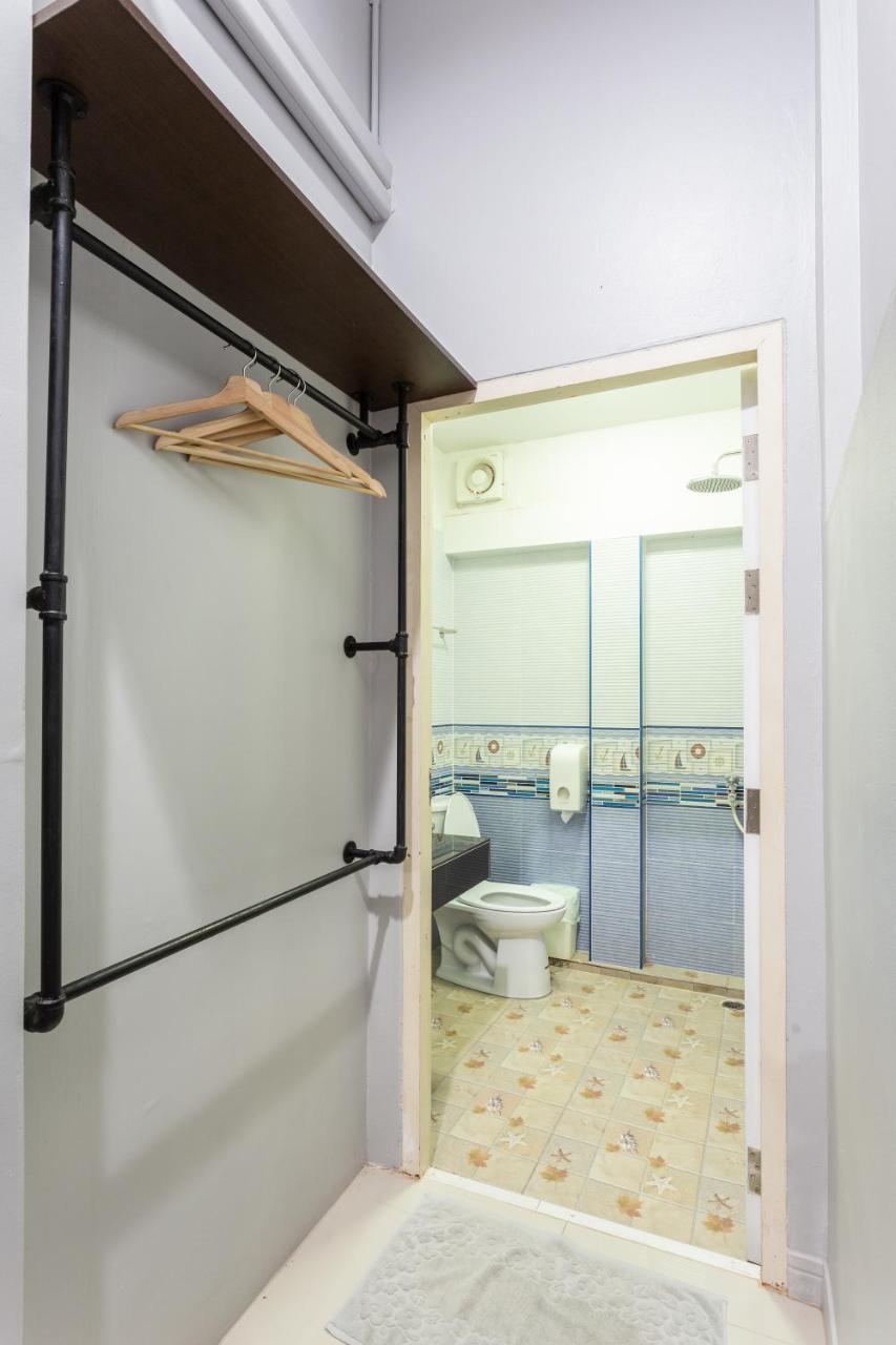 Samed Big Whale Hostel Rayong Bagian luar foto