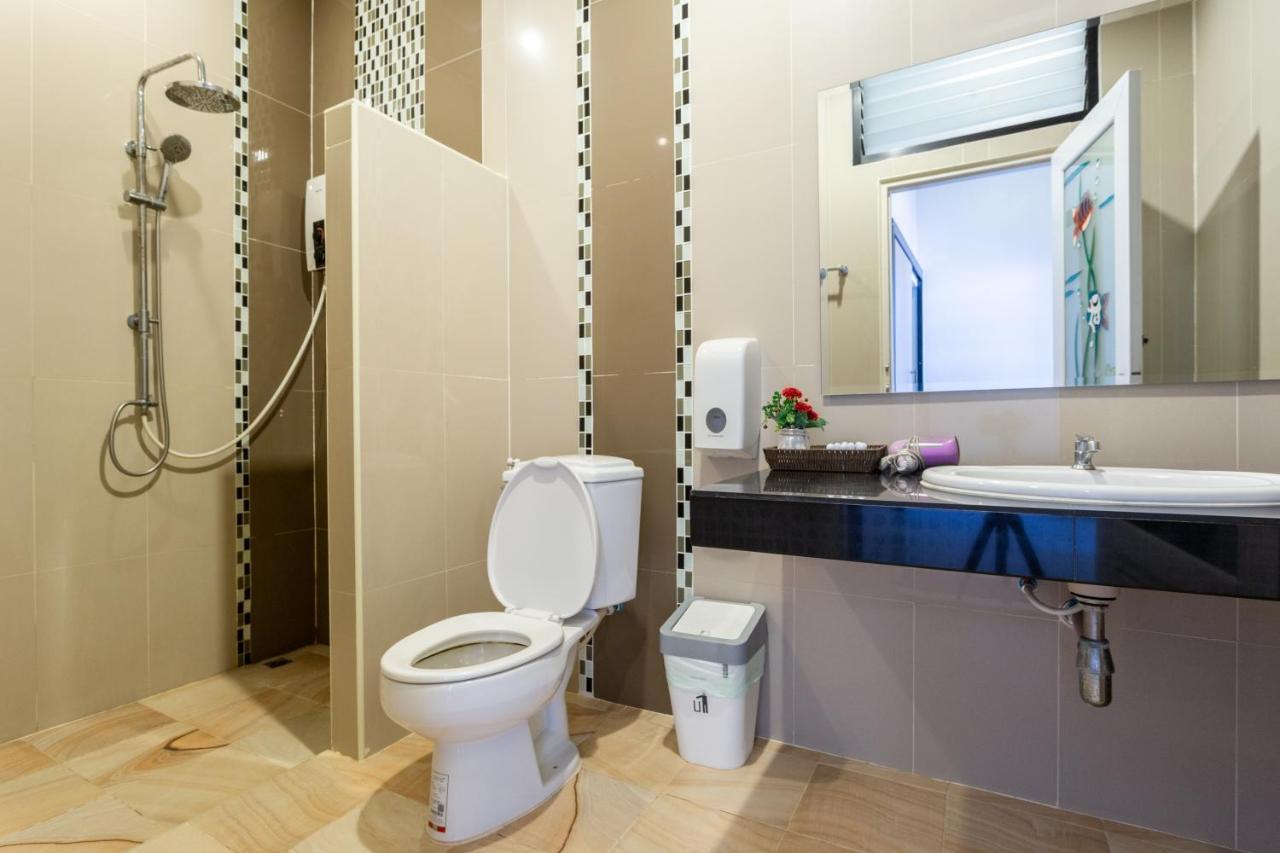 Samed Big Whale Hostel Rayong Bagian luar foto